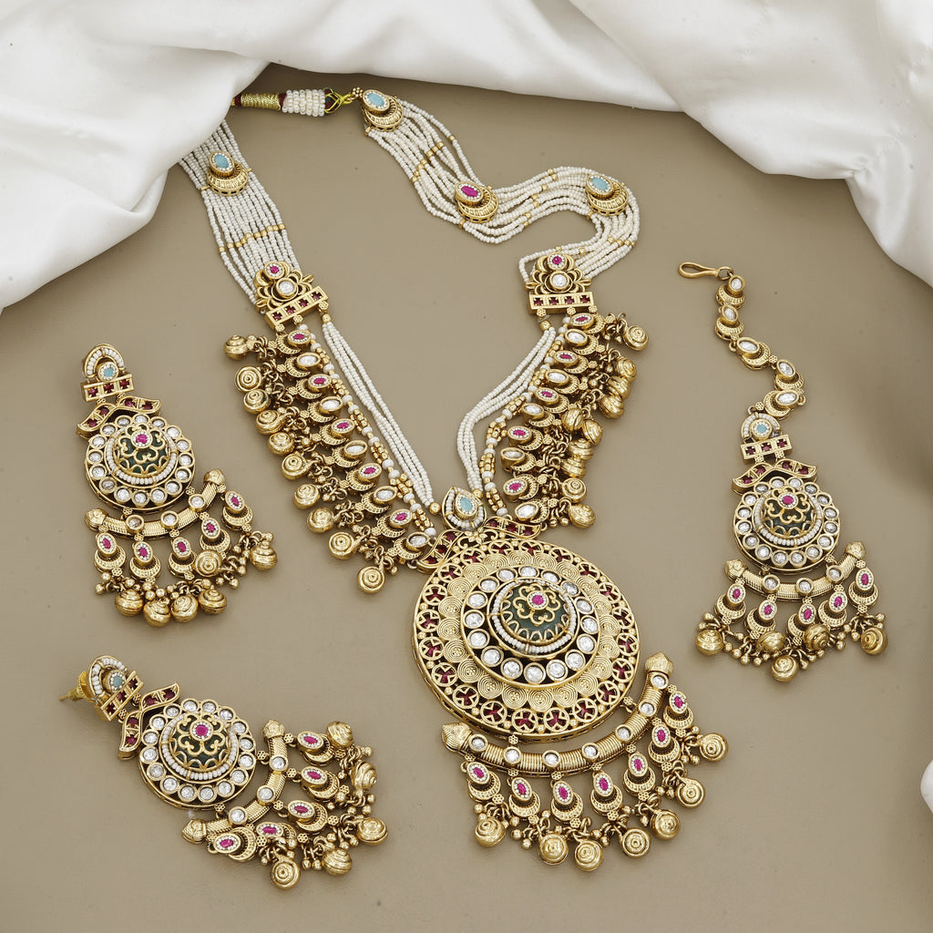 Complete Antique Gold Bridal Set Necklace, Earrings & Maang Tikka