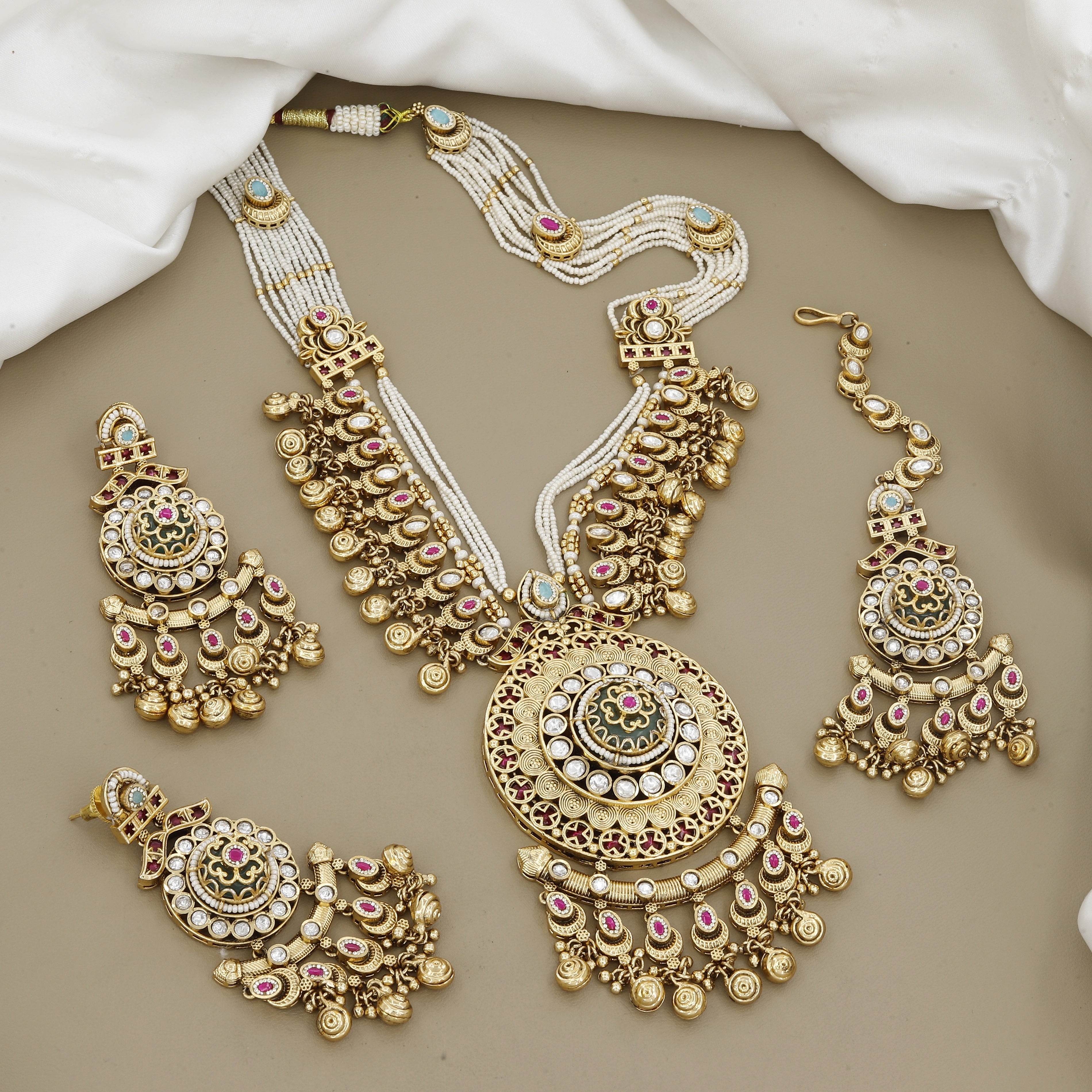 Complete Antique Gold Bridal Set Necklace, Earrings & Maang Tikka