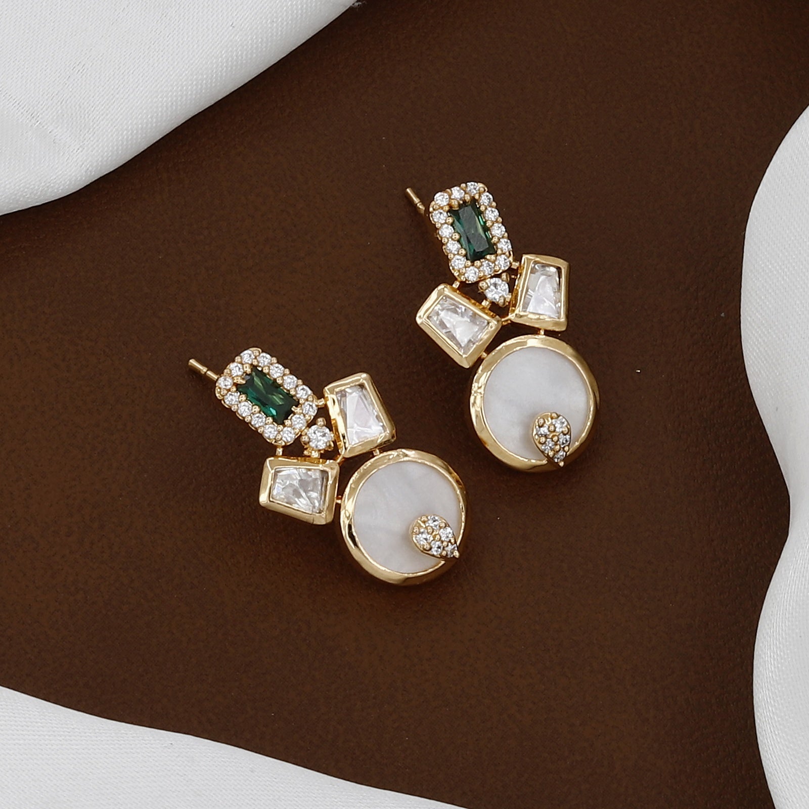 Contemporary Kundan Necklace Set with Emeralds & Mother-of-Pearl Drops