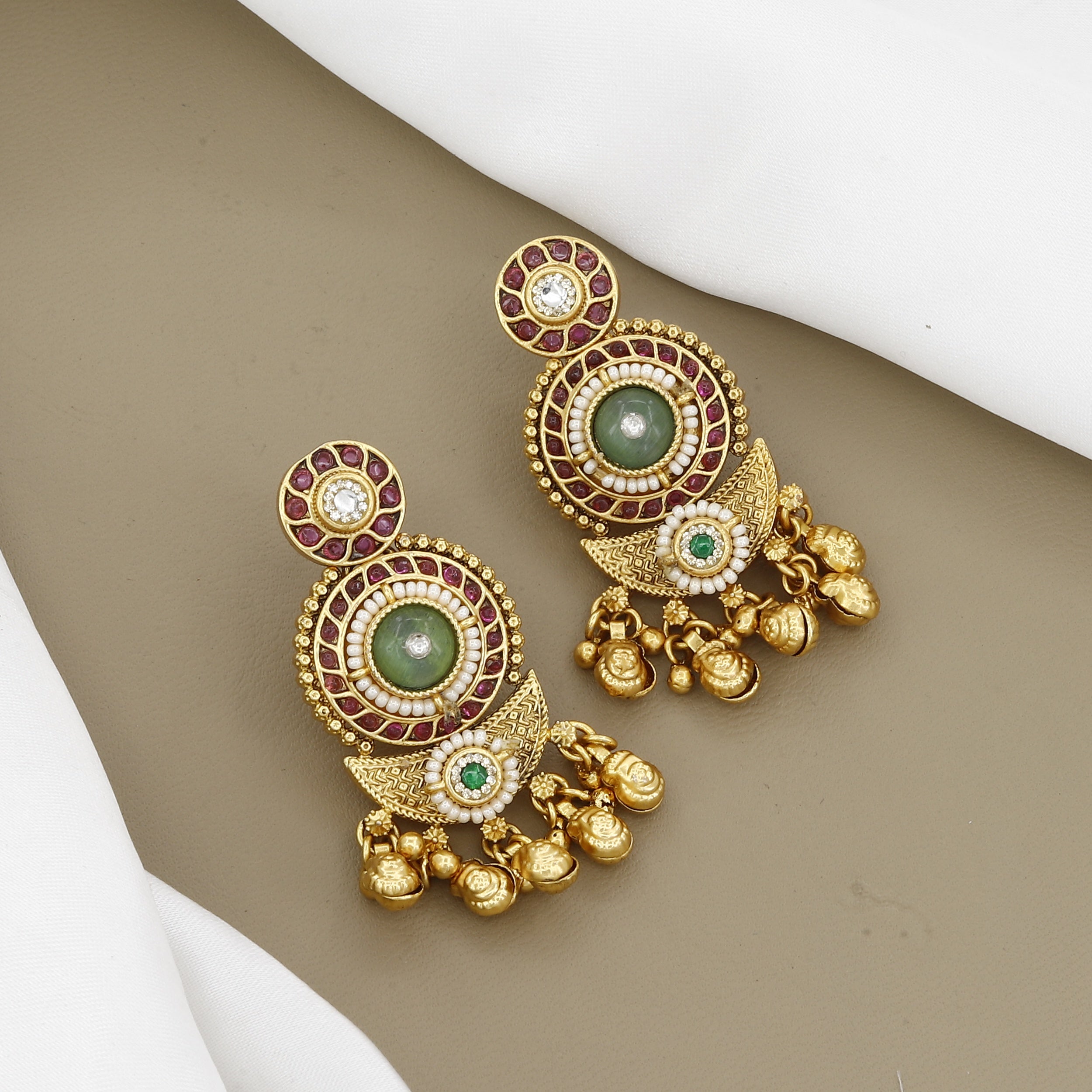 Antique Gold Plated Kemp & Emerald Green Stone Necklace Set