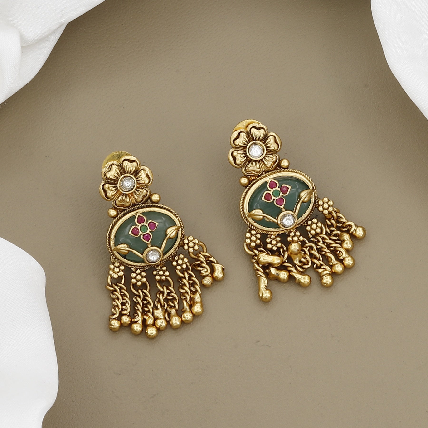 Antique Gold-Plated Necklace Set with Green Aventurine Stones and Floral Carvings