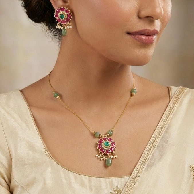 Floral Kemp Stone Necklace Set with Accents and Matching Studs