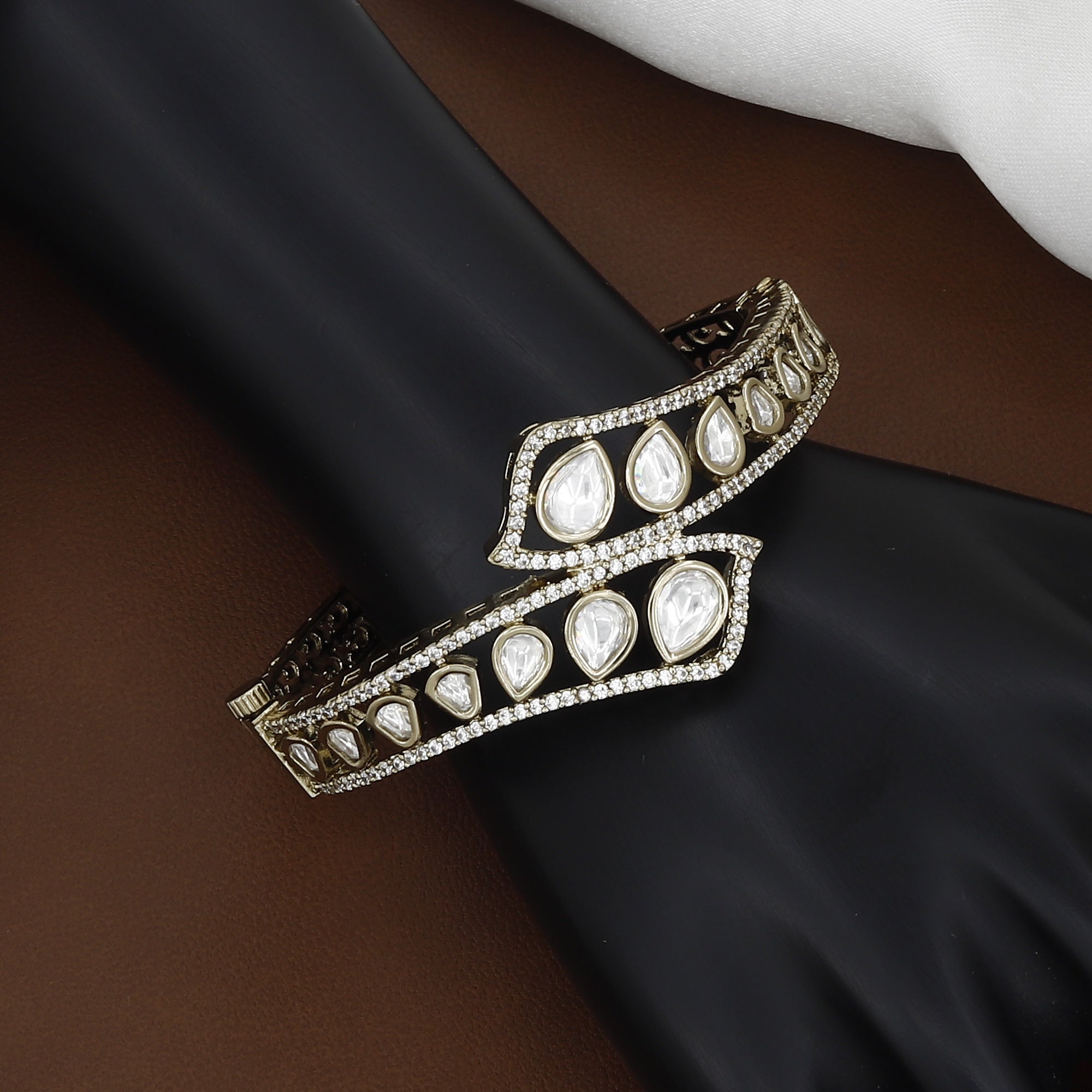 Mehndi Polished Bangle with Teardrop Polki Stones & CZ Border