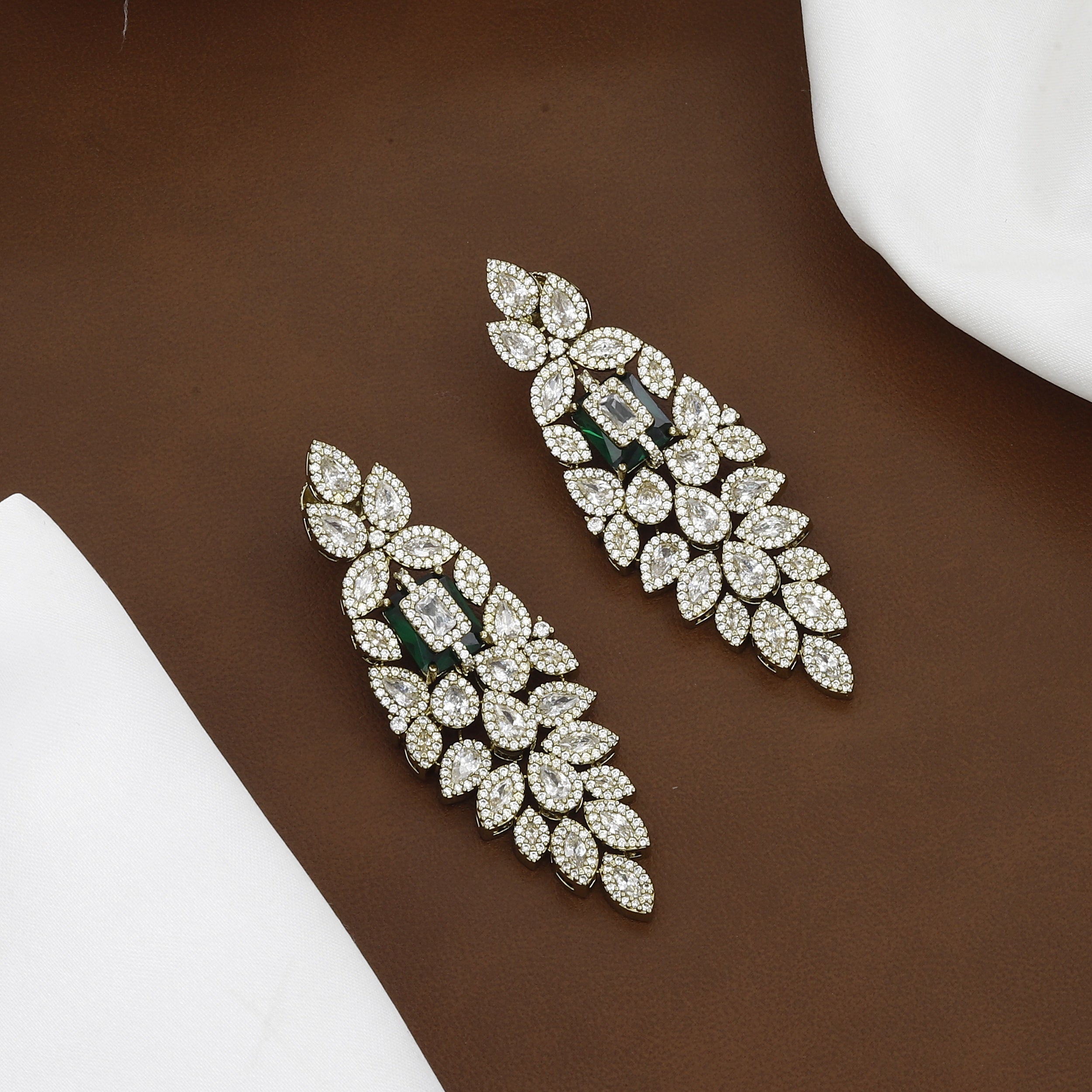 Regal Mehndi-Tone Statement Diamond Jewelry Set