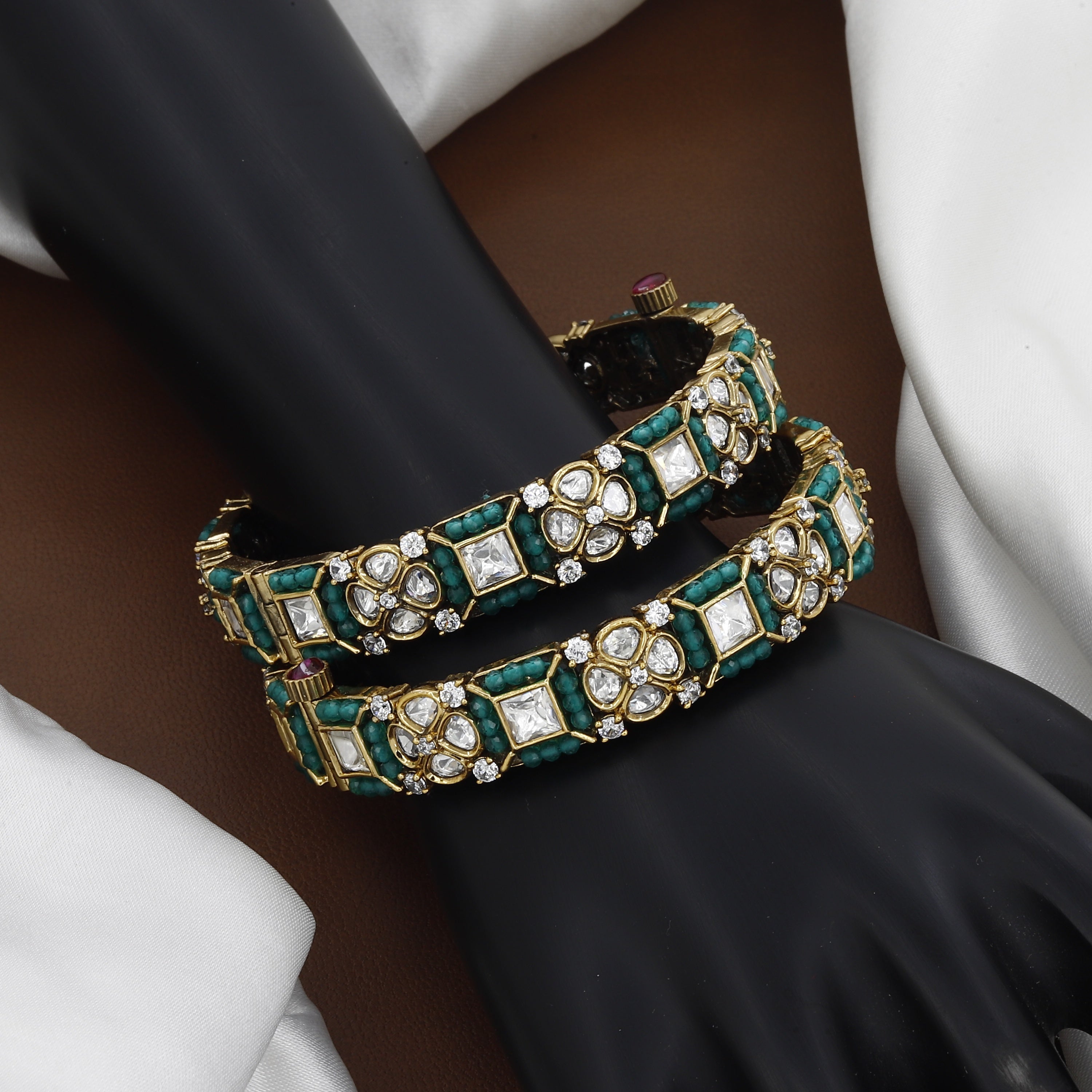 Victorian Polished Handcrafted Kundan & Emerald Green Bead Patla Set