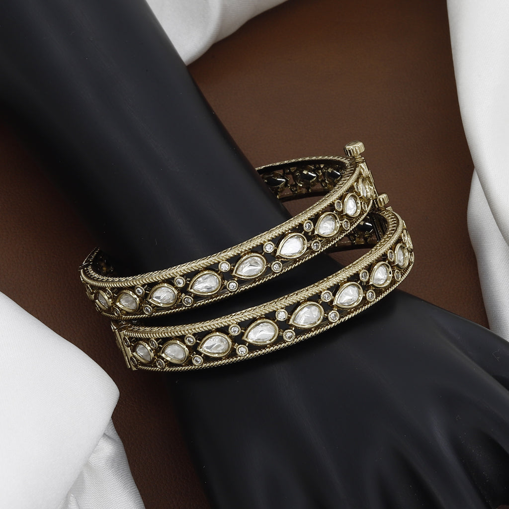 Mehndi Polished Pear-Cut Kundan Patla Set