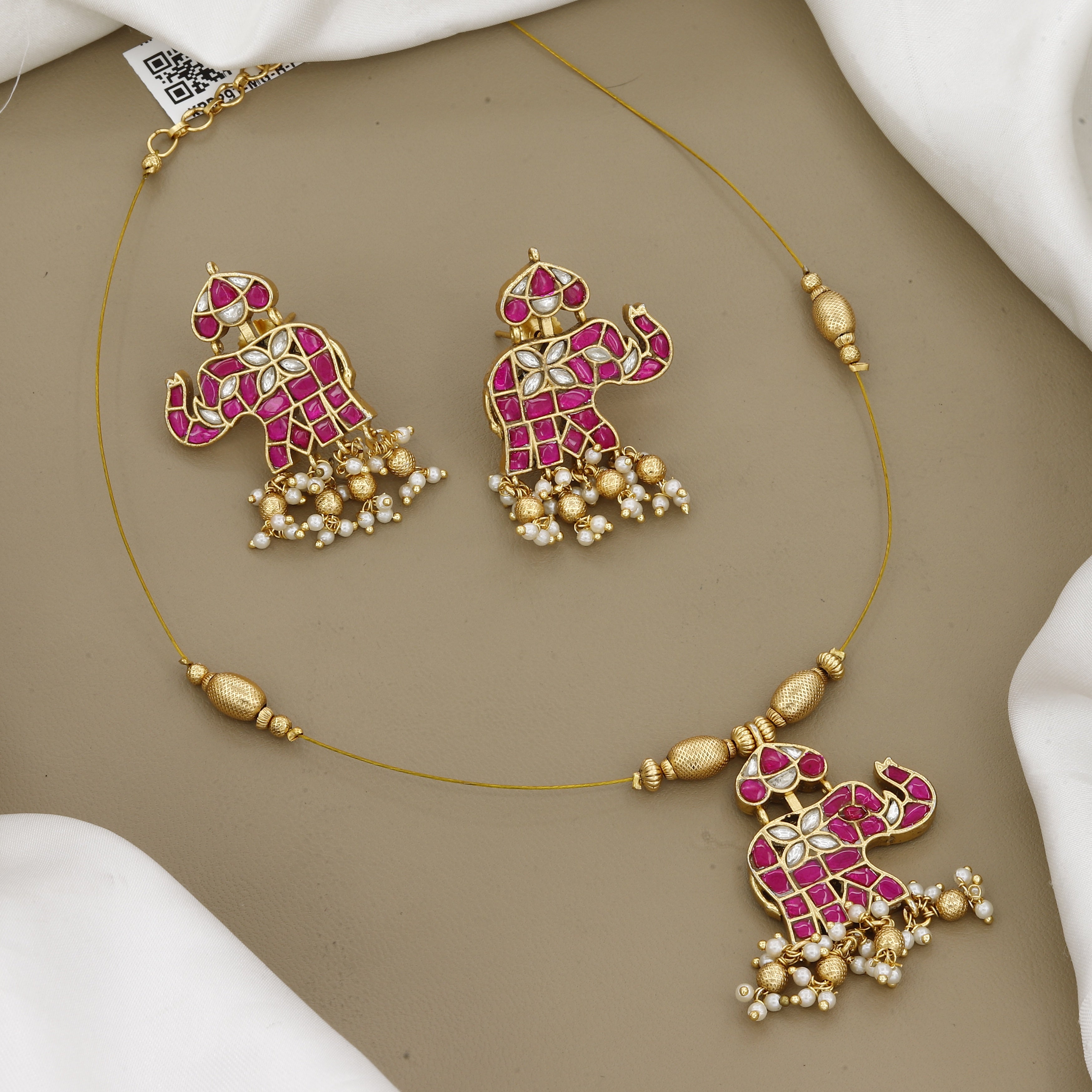 Elegant Kemp Stone Elephant Necklace Set with Matching Earrings