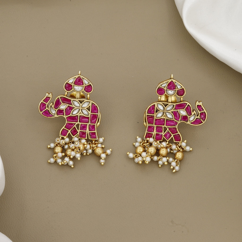 Elegant Kemp Stone Elephant Necklace Set with Matching Earrings