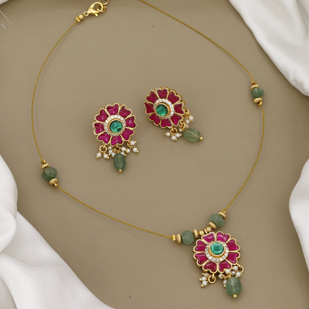 Floral Kemp Stone Necklace Set with Accents and Matching Studs