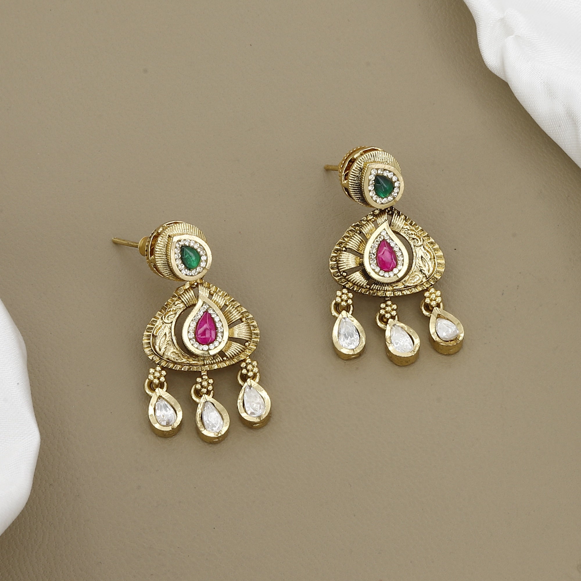 Antique Gold-Plated Peacock-Inspired Mini Pendant Set