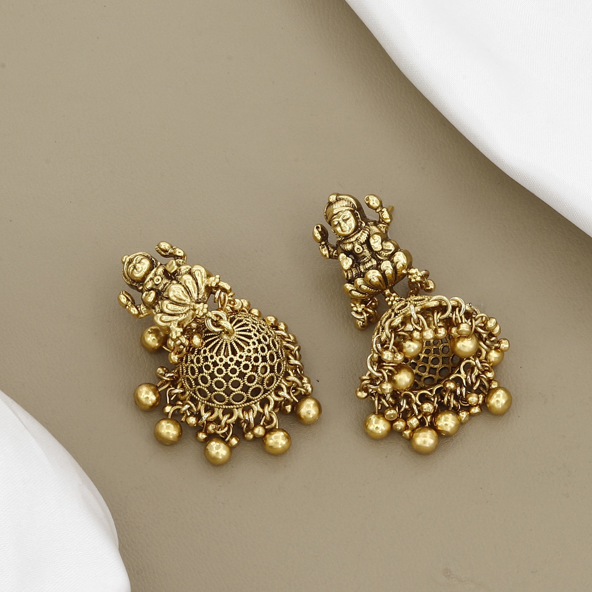 Antique Gold Temple Jewelry Set with Lakshmi Motif