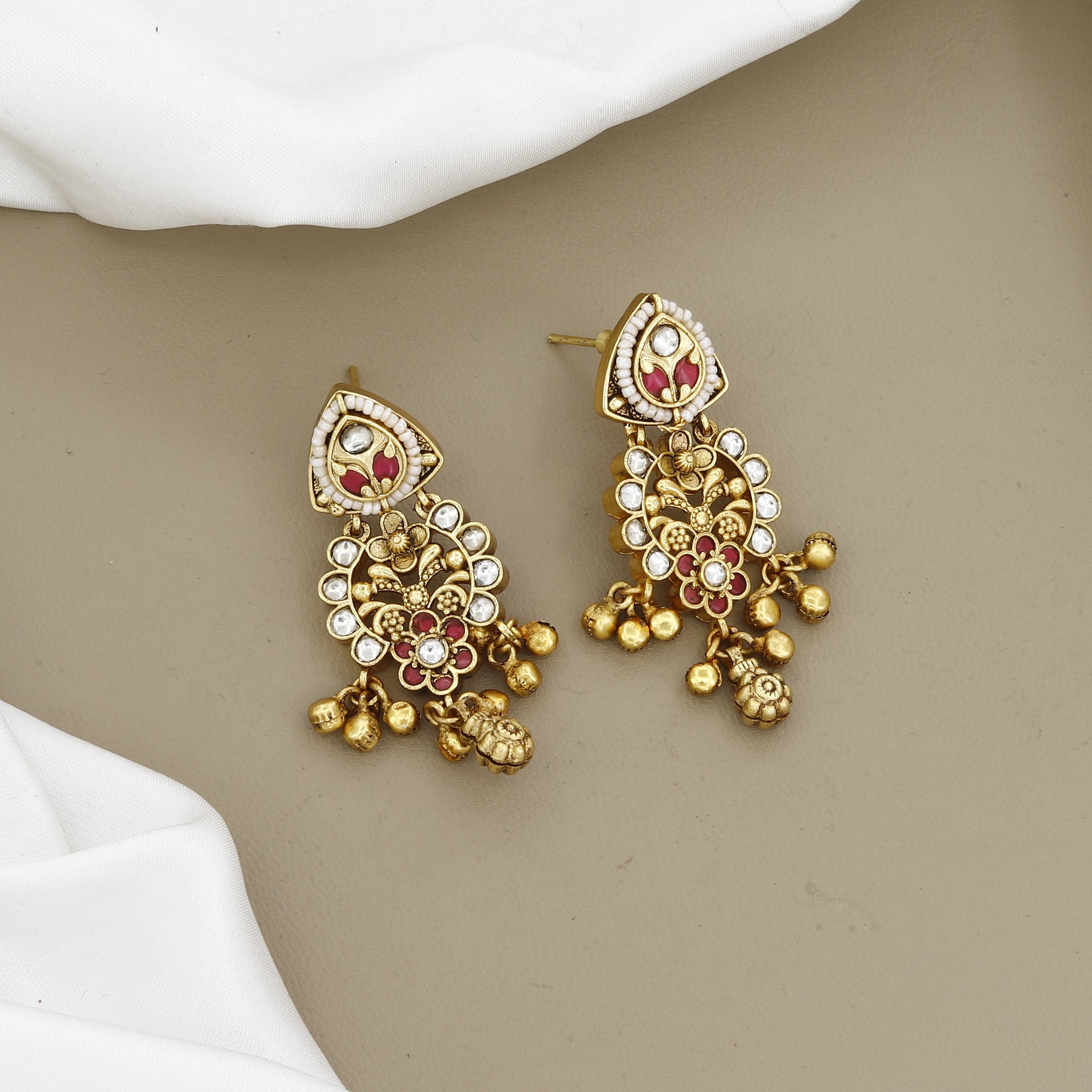 Antique Gold Beaded Necklace Set with Kundan Stones