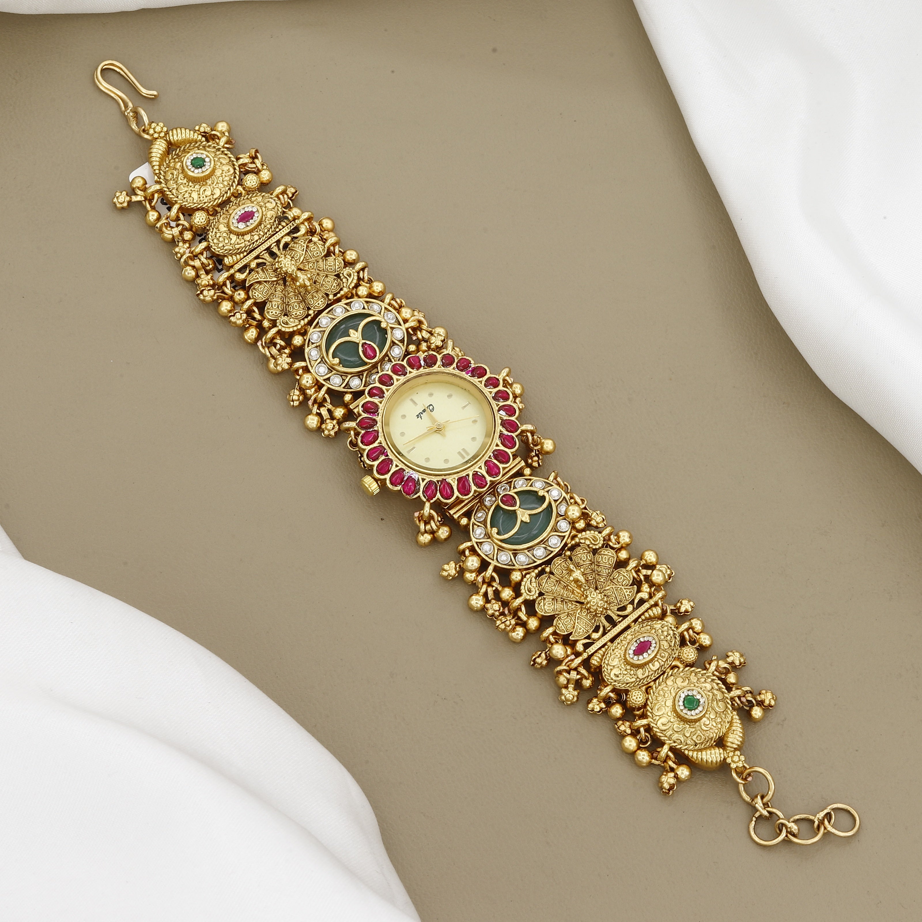 Exquisite e Gold-Plated Bracelet Watch