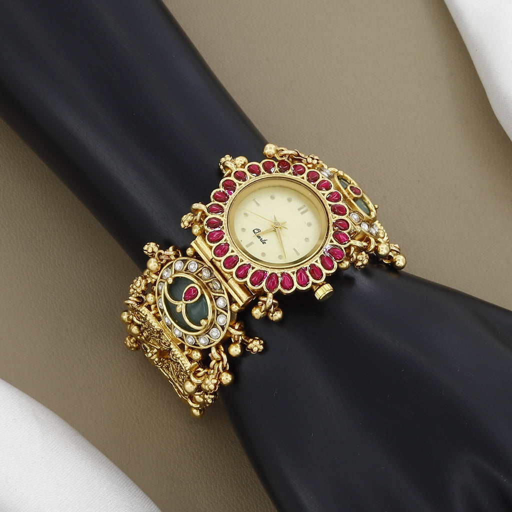Exquisite e Gold-Plated Bracelet Watch