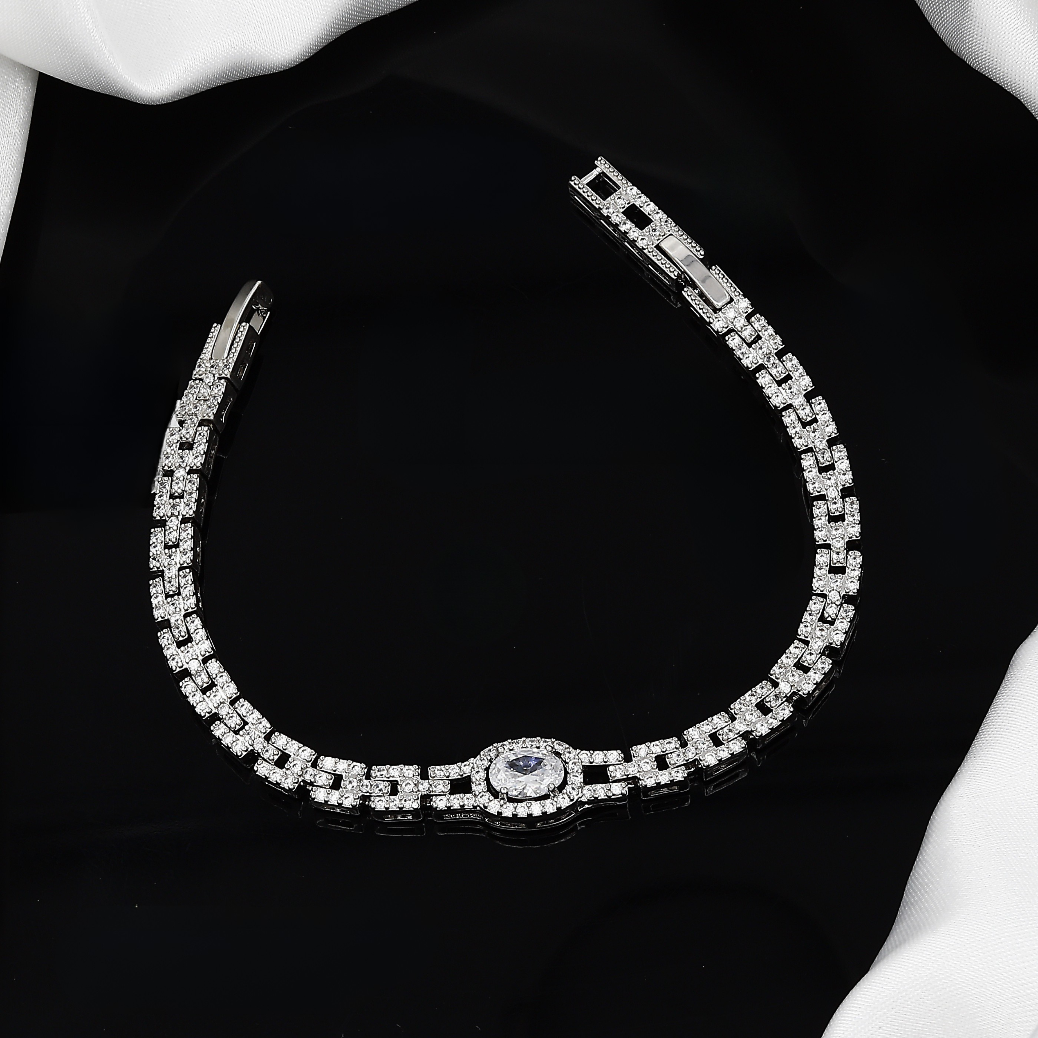 The Classic Silver Polished Oval Center Stone Bracelet