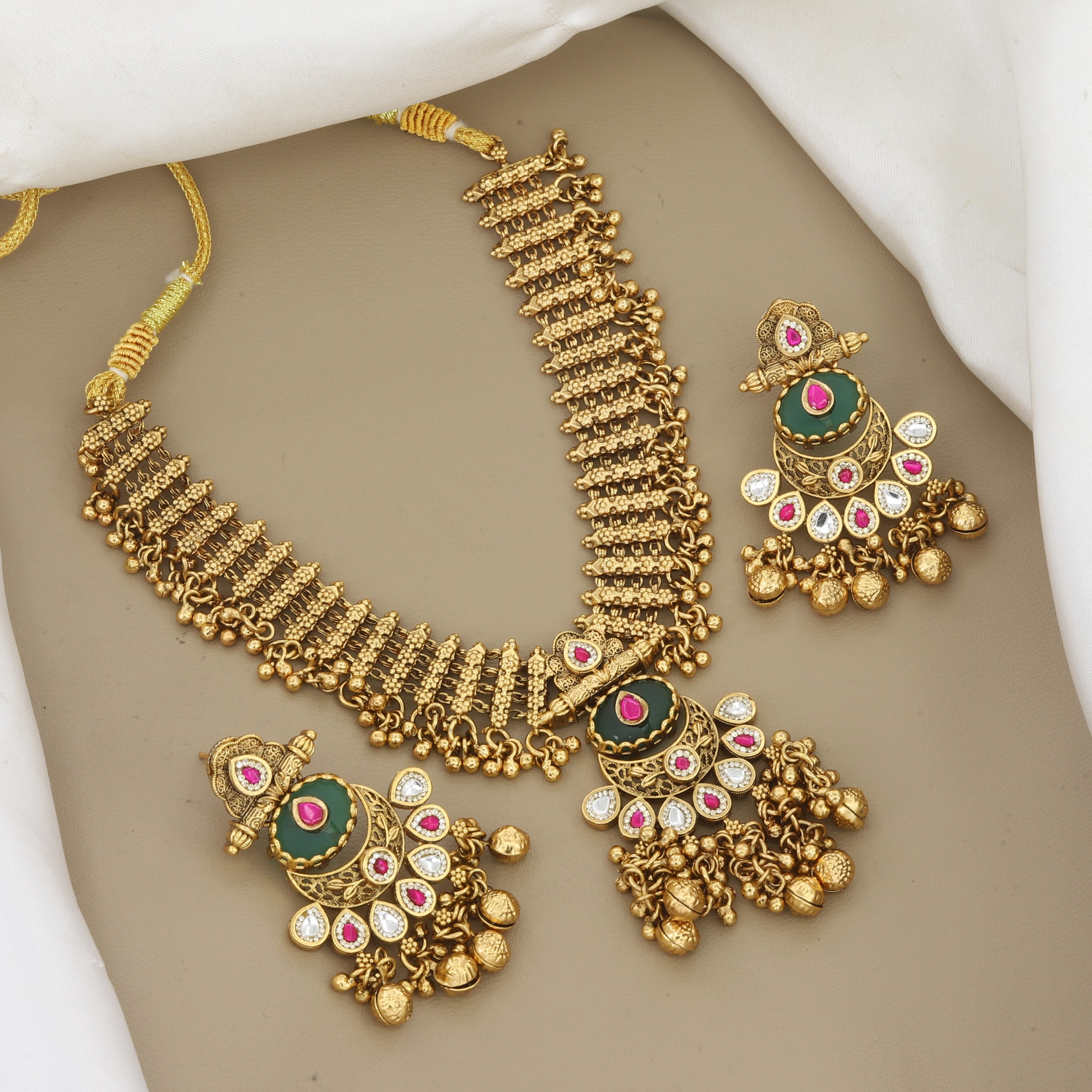 Antique Gold Traditional Kundan Necklace & Earring Set
