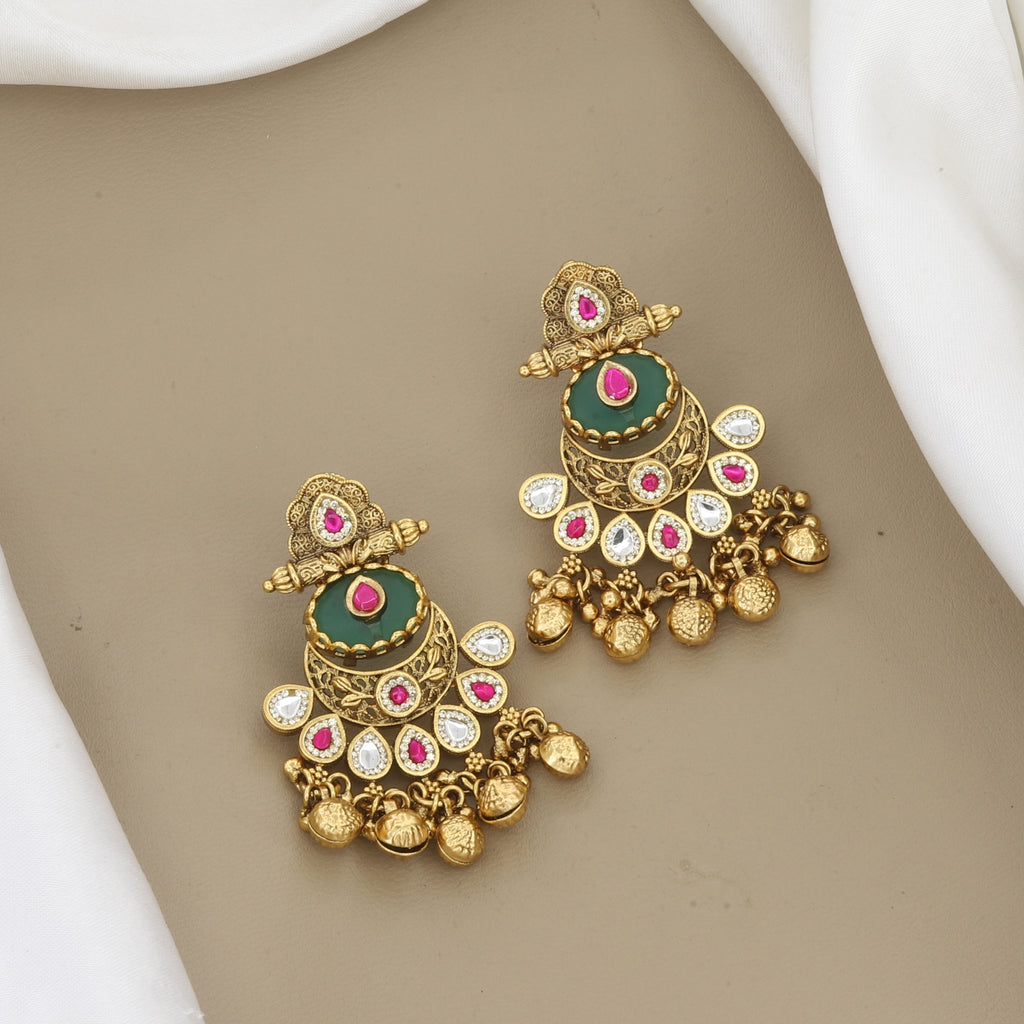 Antique Gold Traditional Kundan Necklace & Earring Set