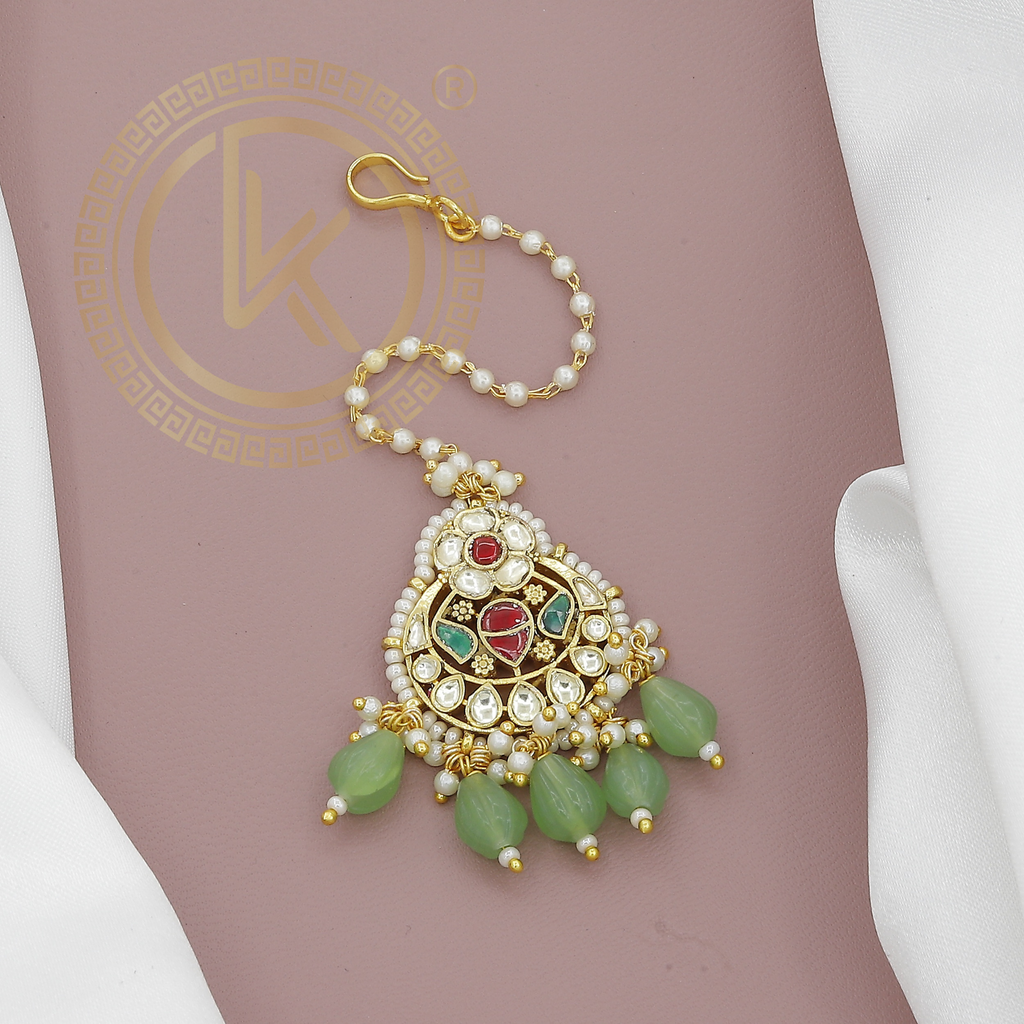 Traditional Kundan & Pearl Maang Tikka