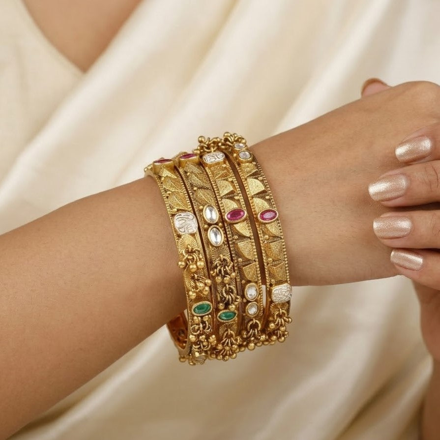 Exquisite Wedding Antique Set of 4 Bangles