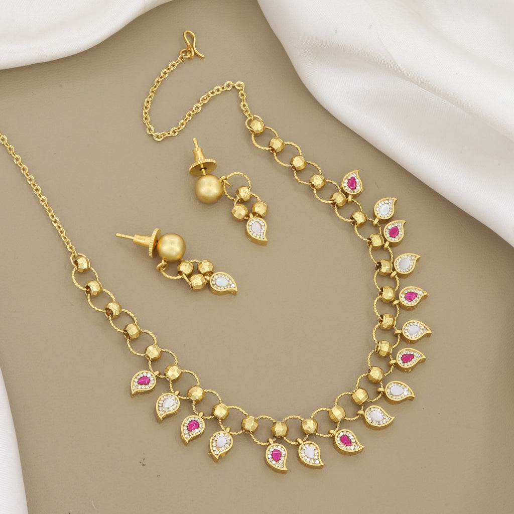 MIni Elegant Gold-Plated Teardrop Motif Necklace Set with Earrings
