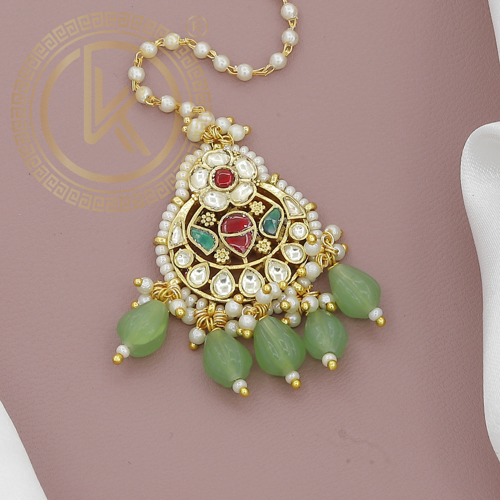Traditional Kundan & Pearl Maang Tikka
