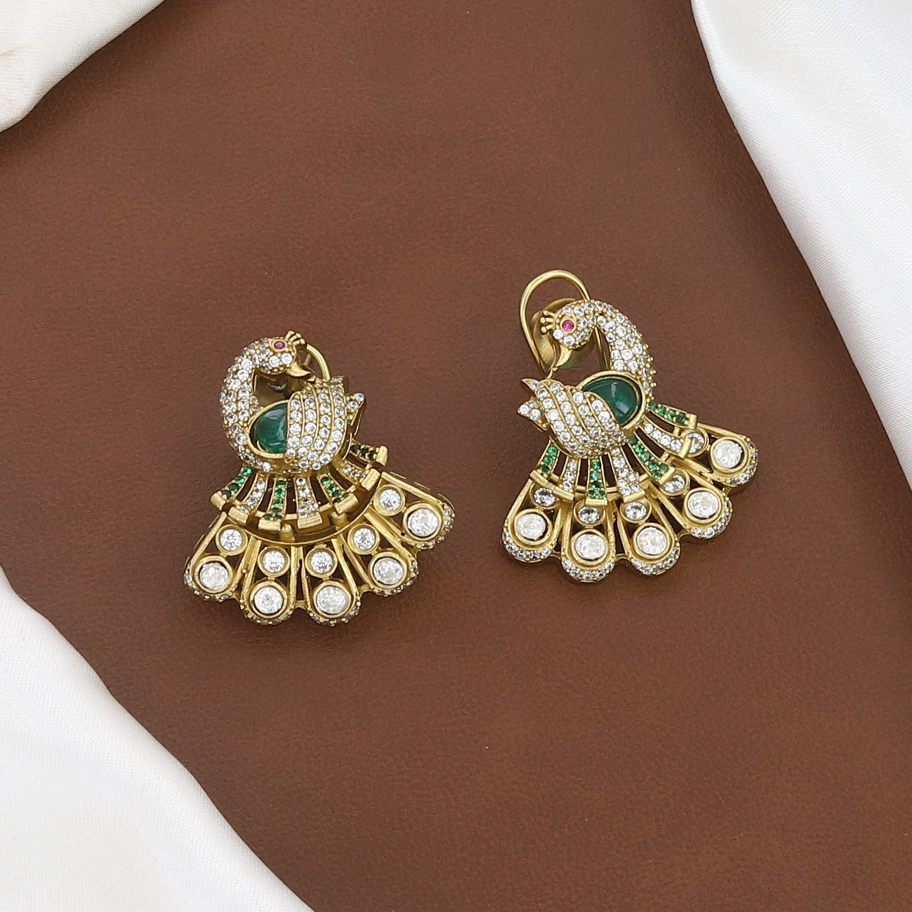 Exquisite Peacock-Themed Necklace & Earring Set