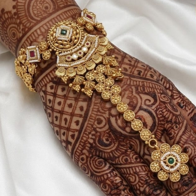 Intricate Gold-Tone Kundan/Polki Hath Panja with Pearls