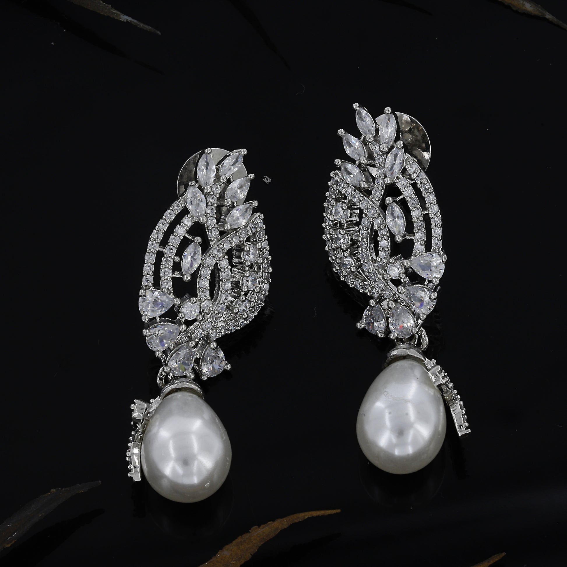 Silver Diamond Earrings With Perl