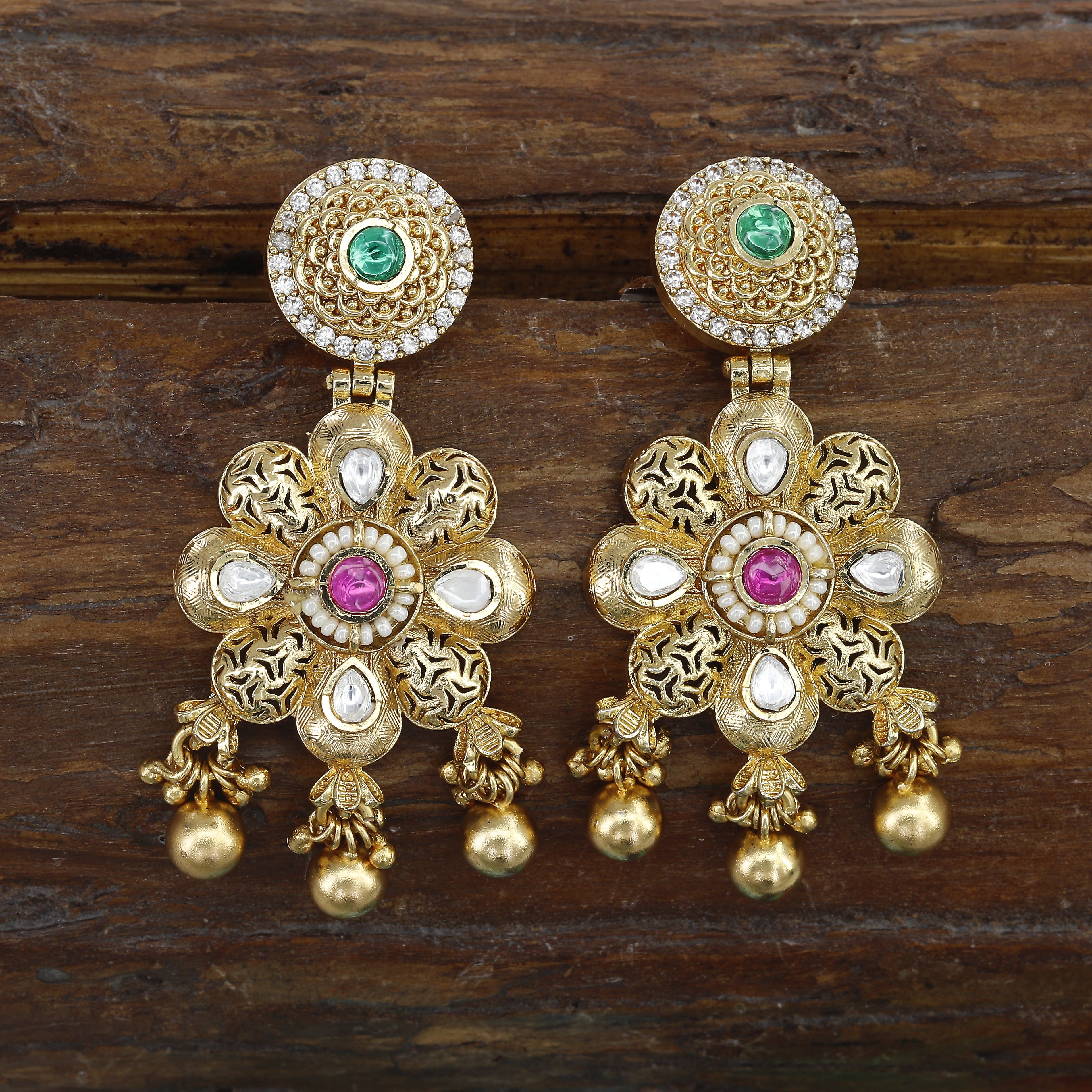 Antique Kundan Mini Earrings For Wedding