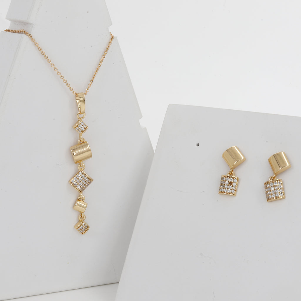 18k Polished Long Slim Pendent Butti