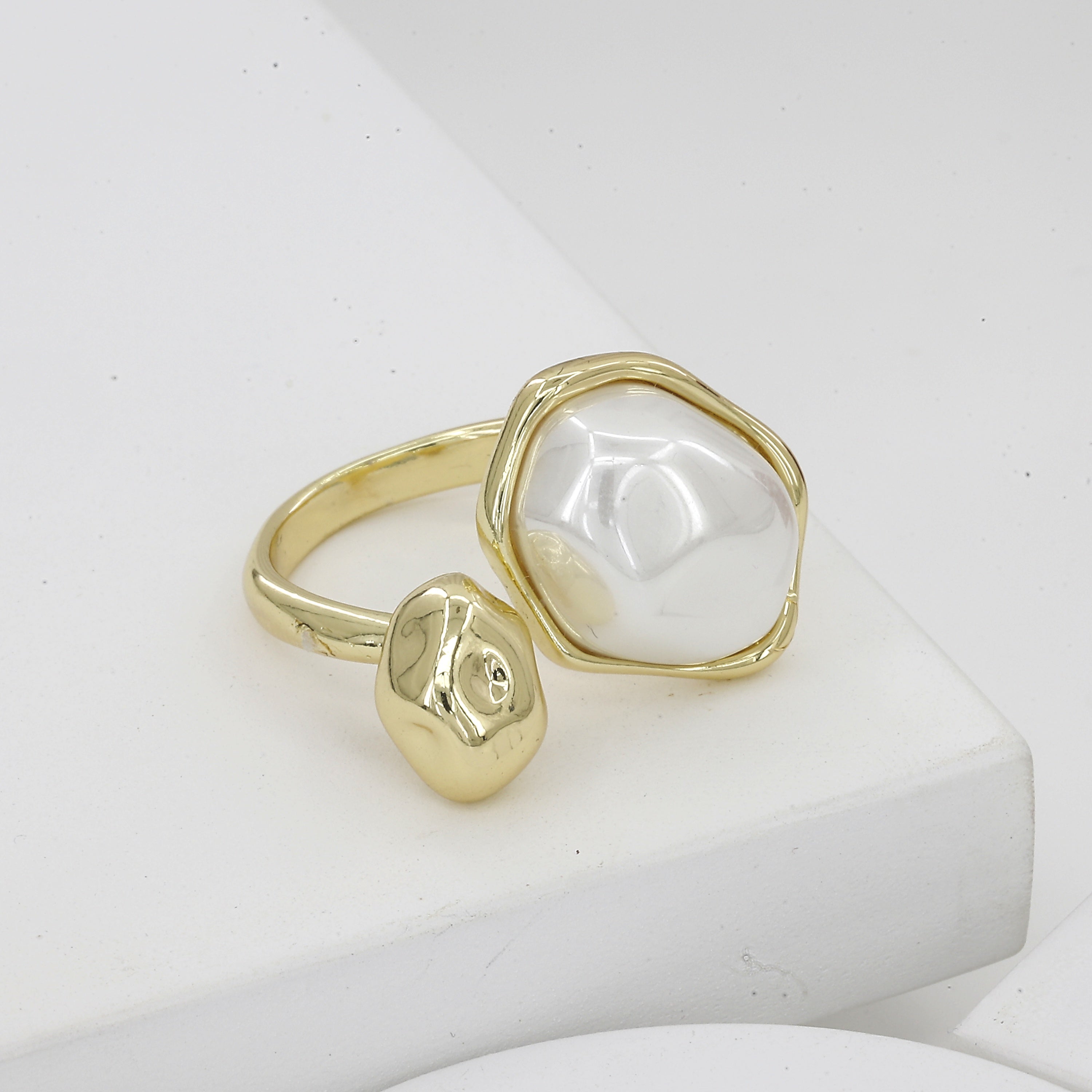 Big White Stone Goldpolish Western Freesize Ring