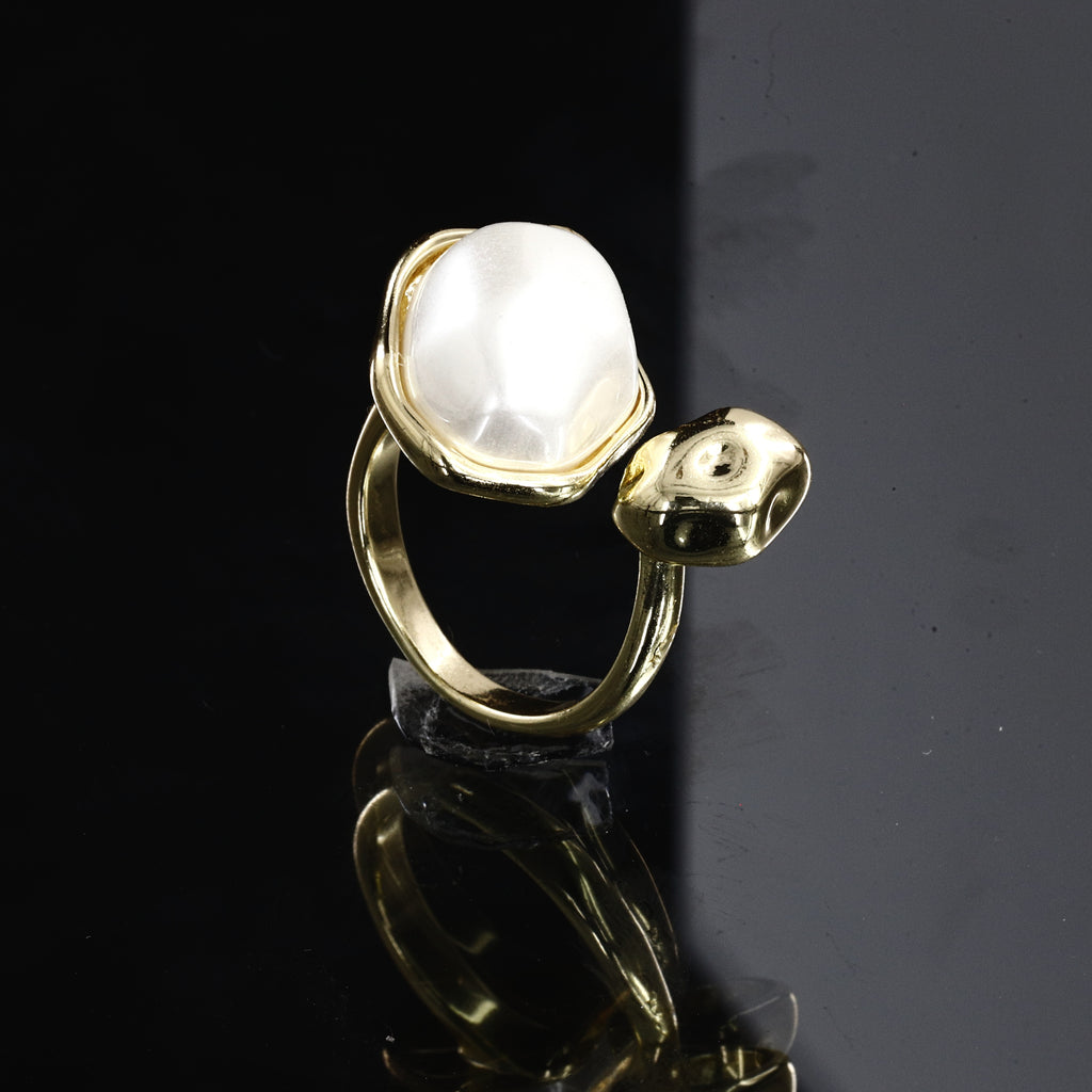 Big White Stone Goldpolish Western Freesize Ring