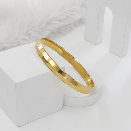 18k Gold Polished Heavy Starling Panjabi (8mm) Kada(24gm)