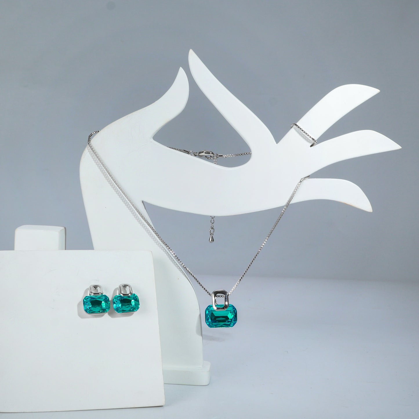 Aqua Mint Stine New Elegant Design Pendent Set