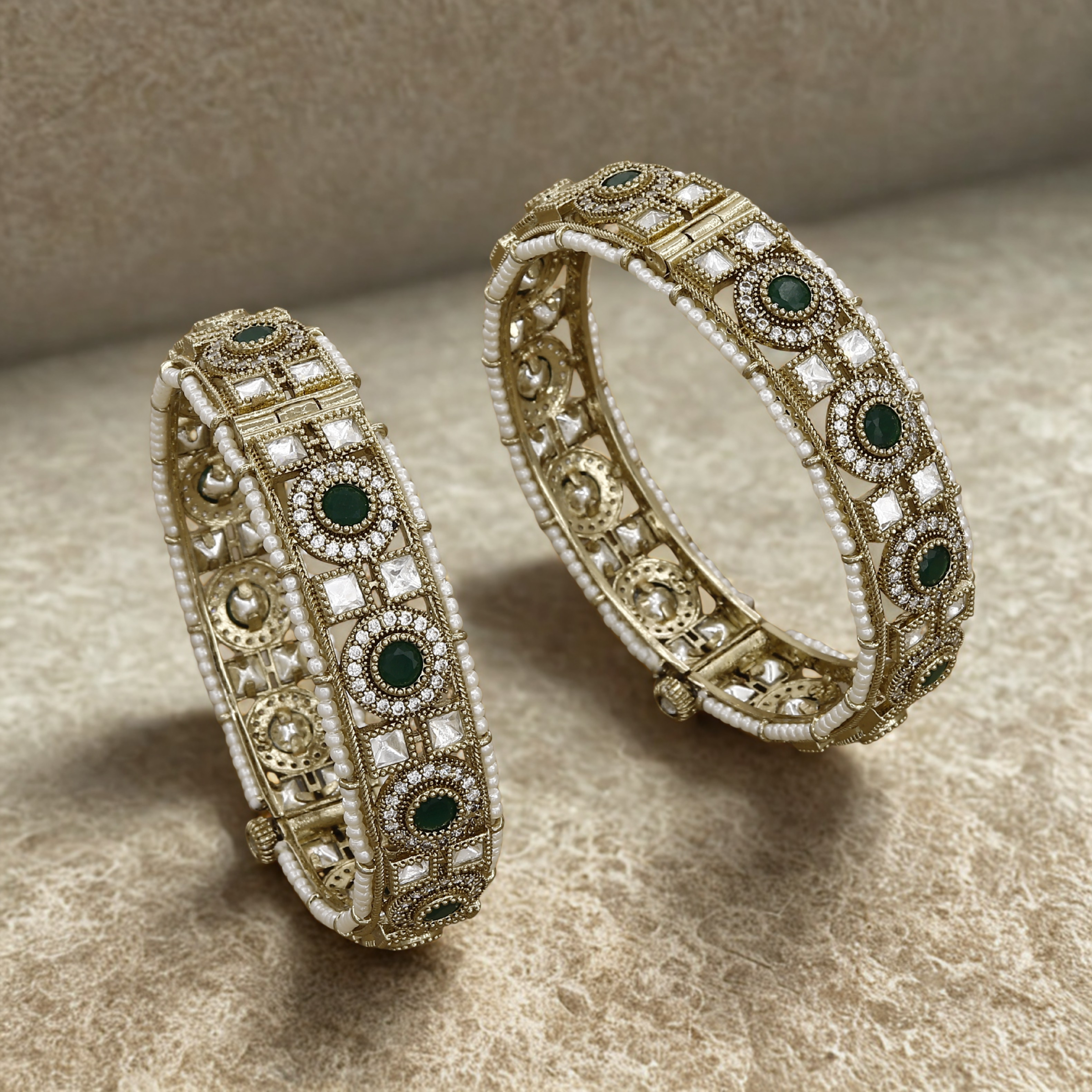 Intricately Carved Mehndi Polish Patla Set