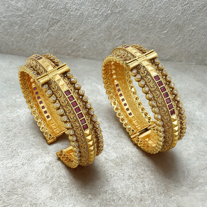 Regal Ruby Antique Patla Set