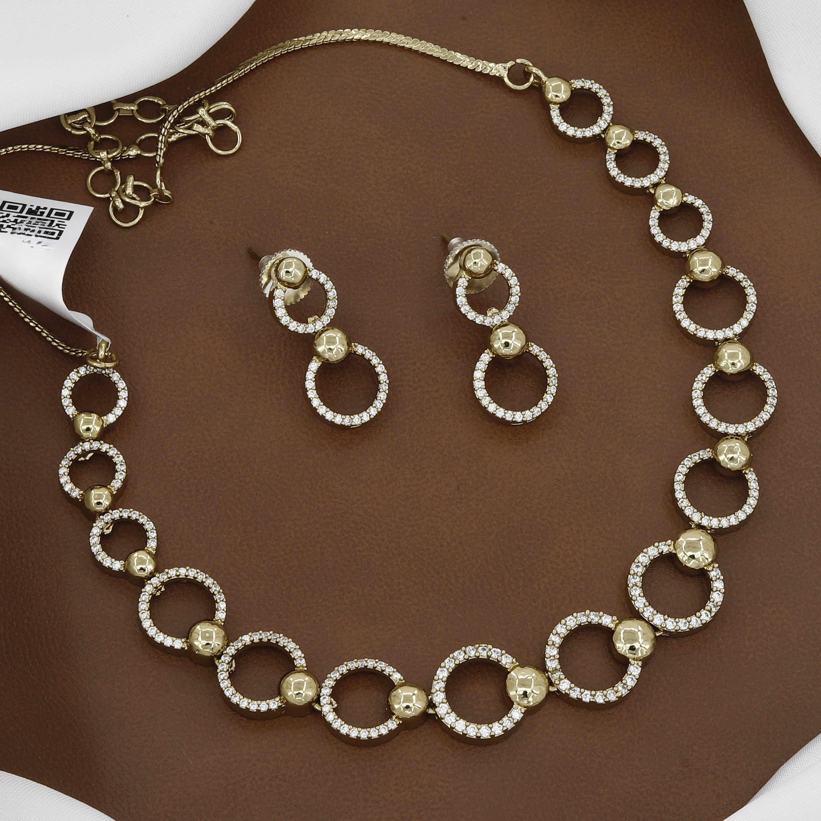 Mehndi Polished Modern Pave Circle & Ball Necklace Set