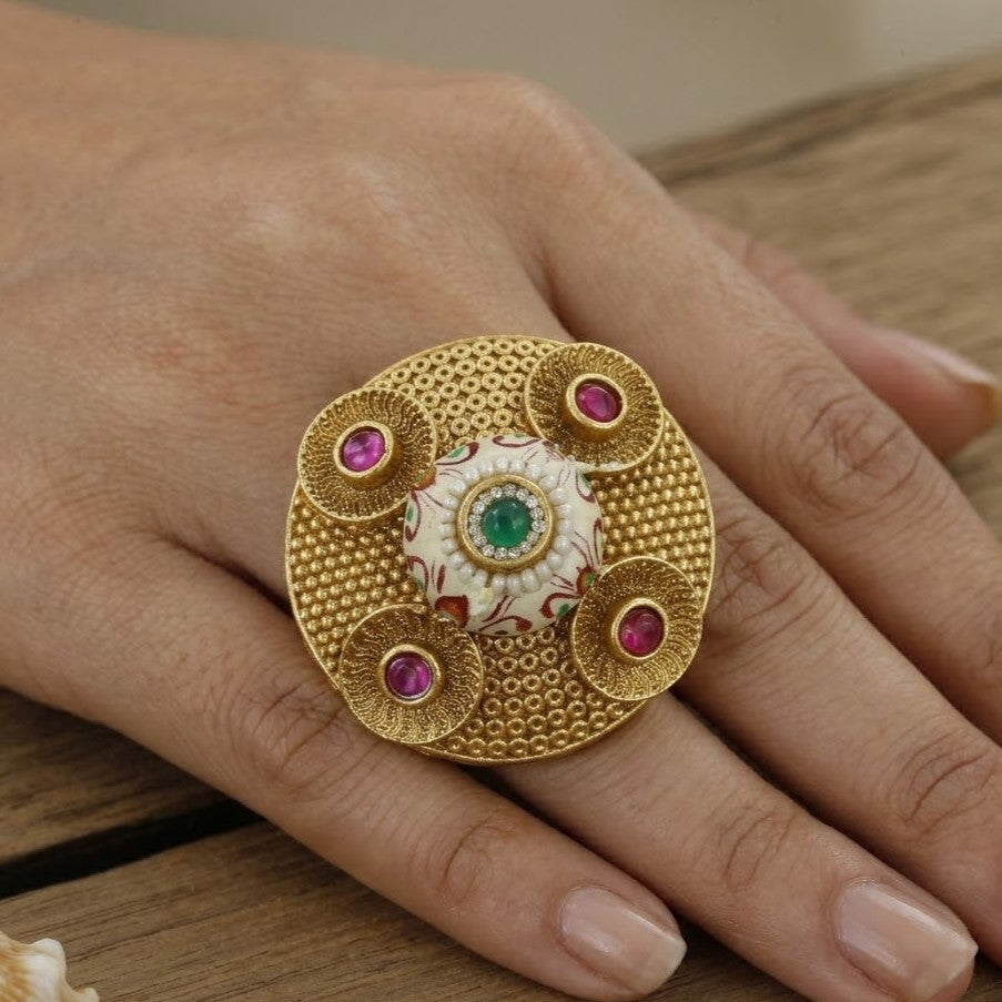 Antique Pastel Design Circle Freesize Ring