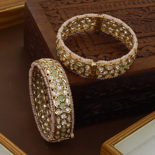 Antique Kundan Broad Patla With Moti Border