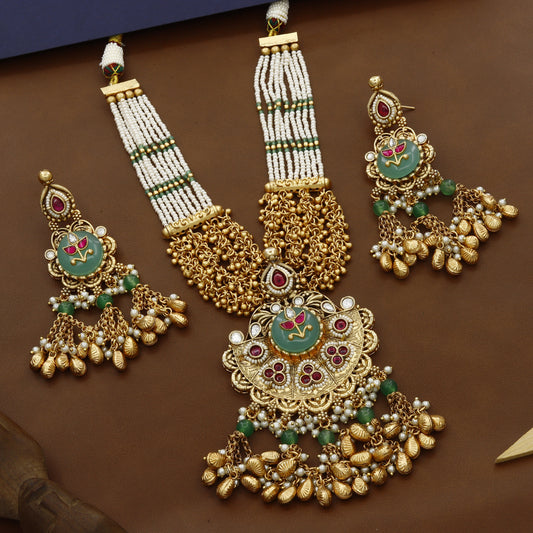 Big Pendent Medium Heritage Necklace With Long Earrings