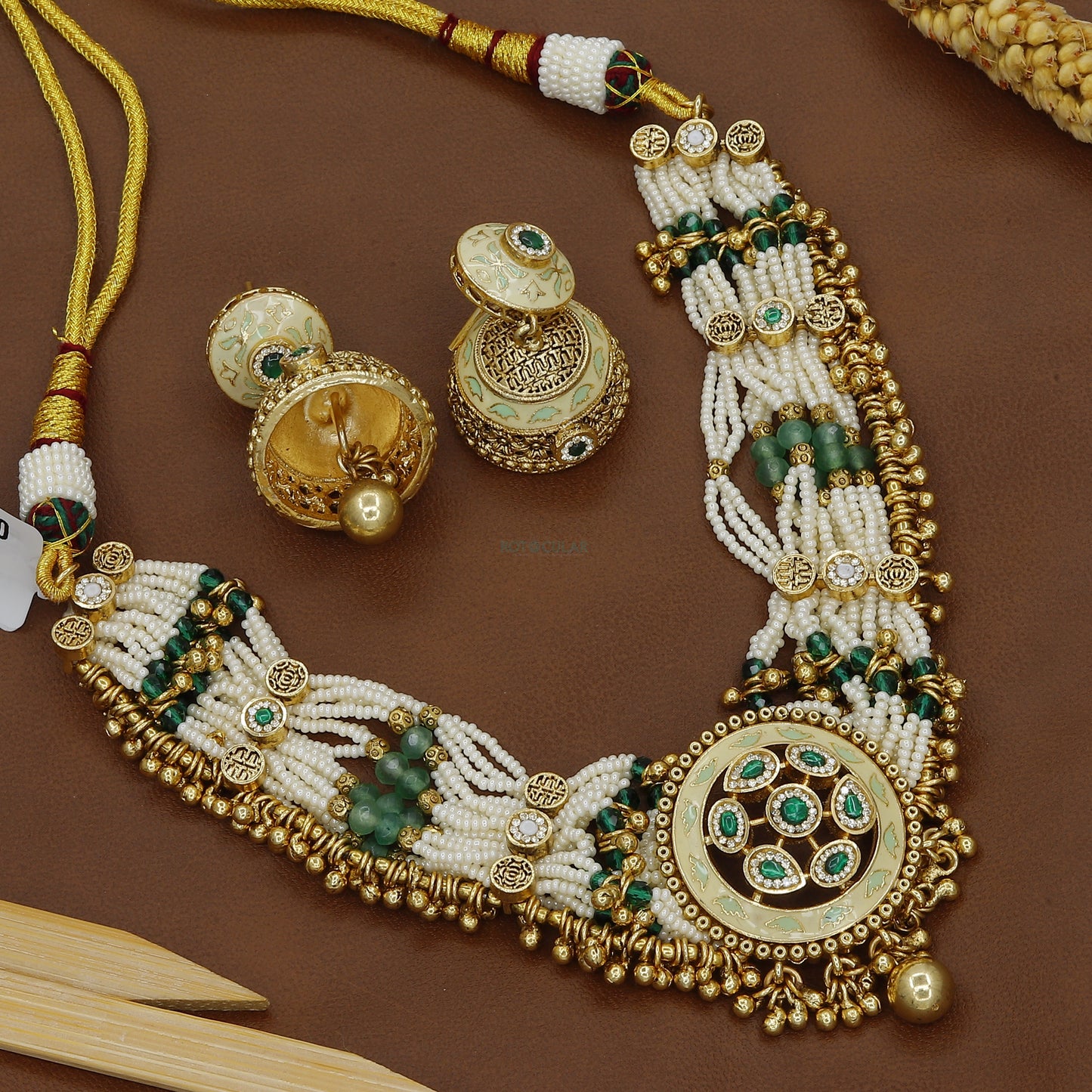 Circle Design Wedding Short Choker With Colors