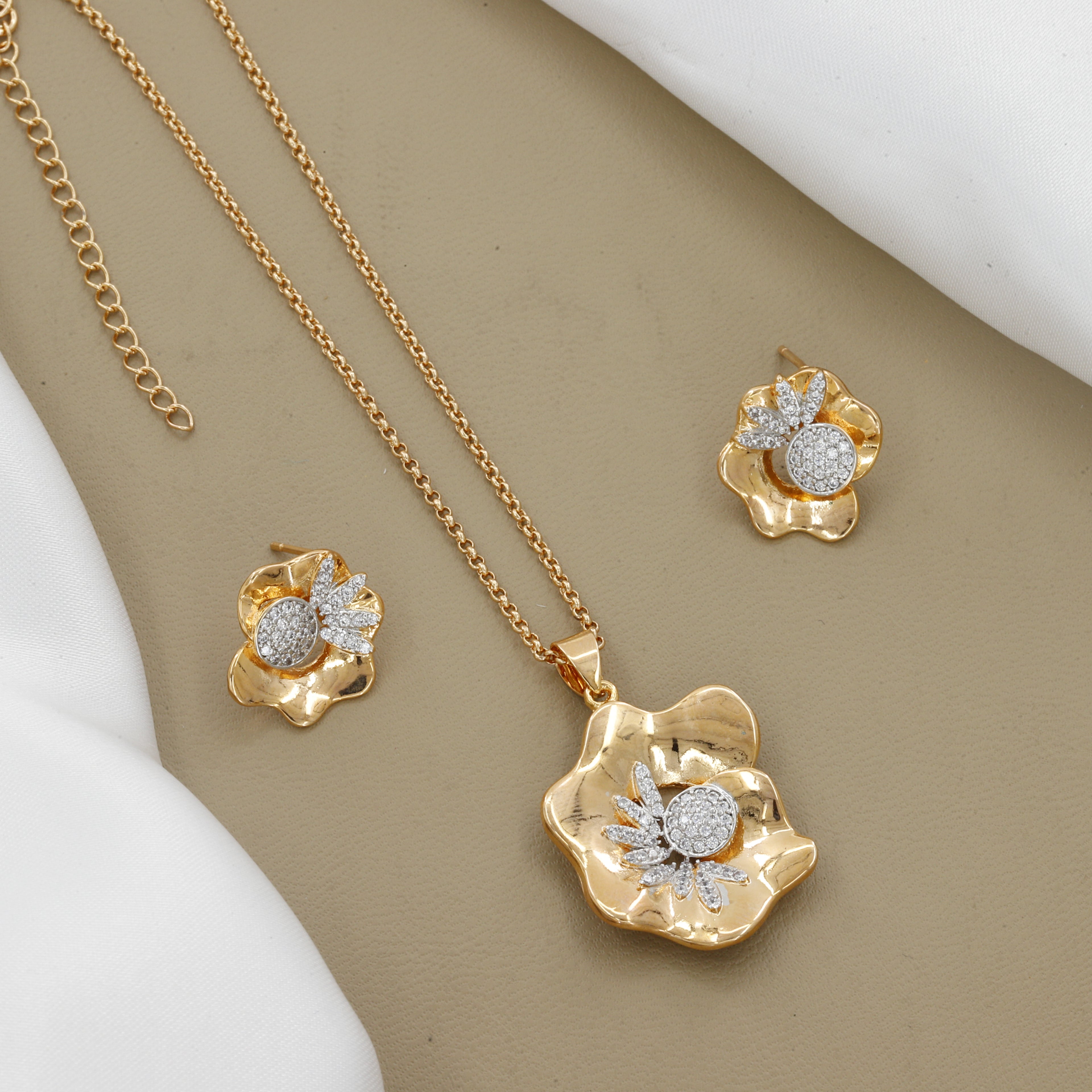 Gold Plated Elegant Floral Pendent Butti Set