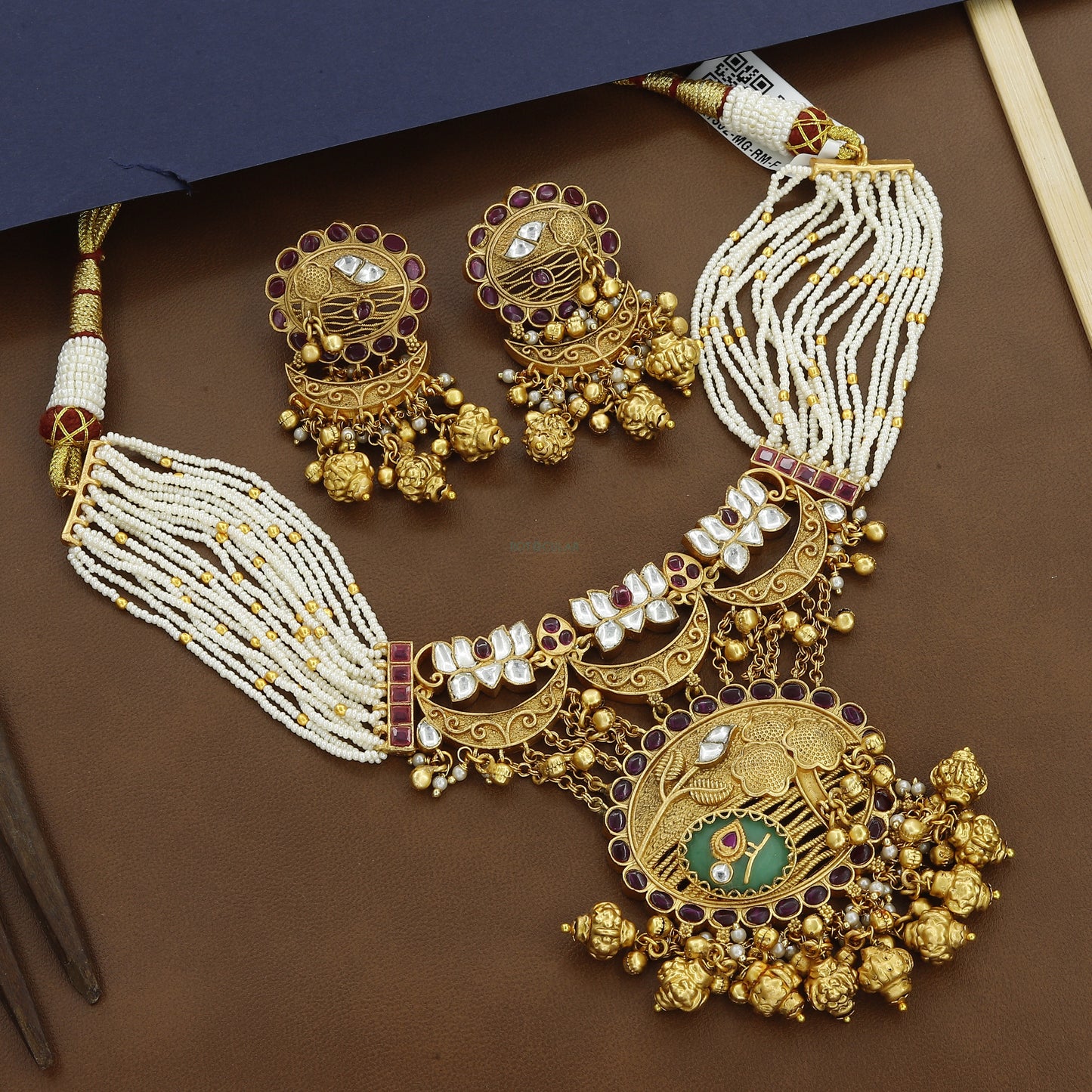 Heavy Heritage Short Kundan Necklace Set
