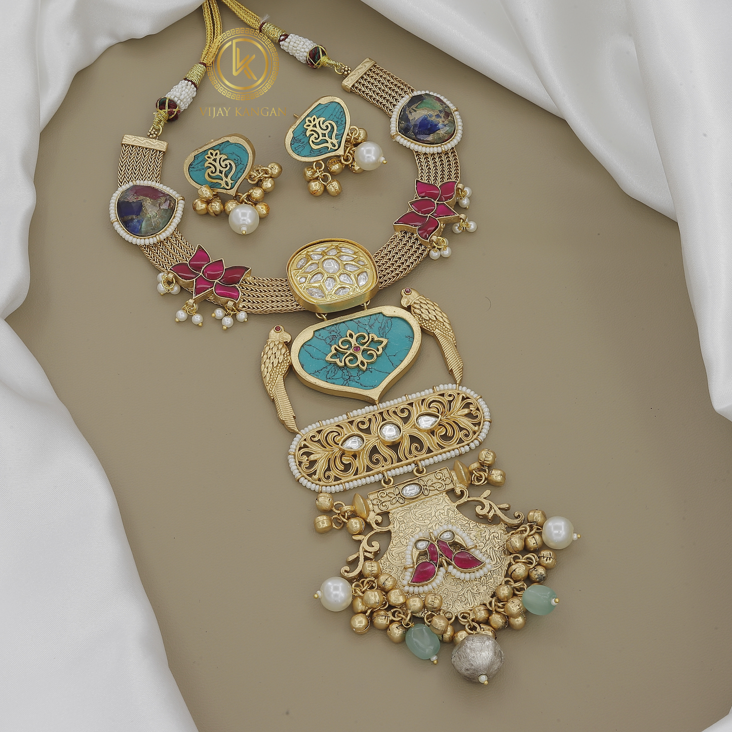 Intricate Mesh Chain Necklace with Colorful Stone