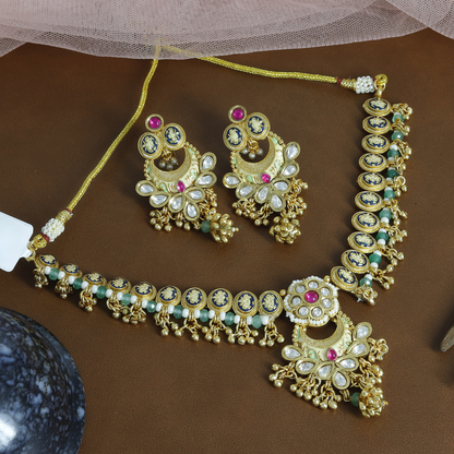 Kundan Gold Tone Moti Wedding Short Necklace