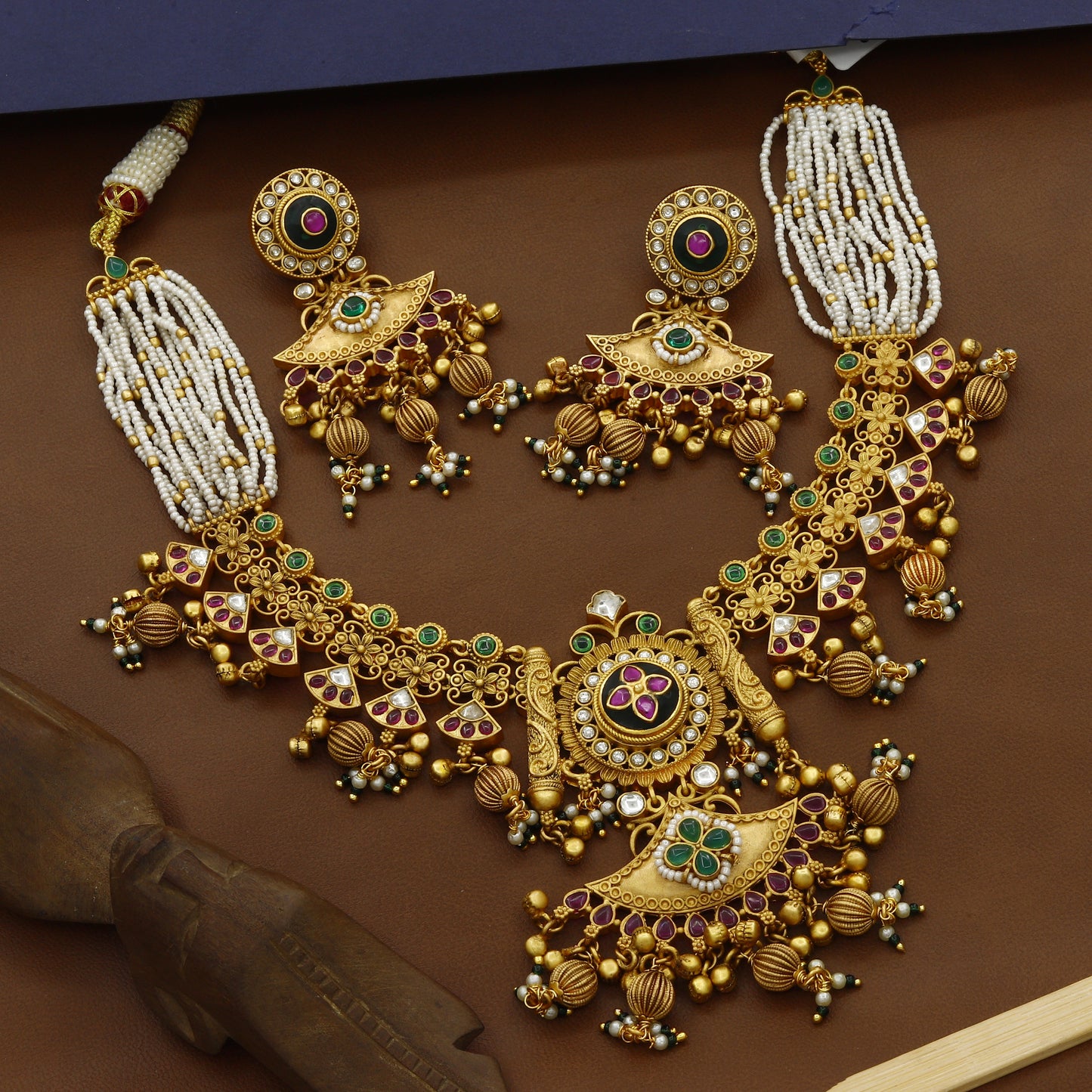 New Concept Heritage Short Necklace With Earrings
