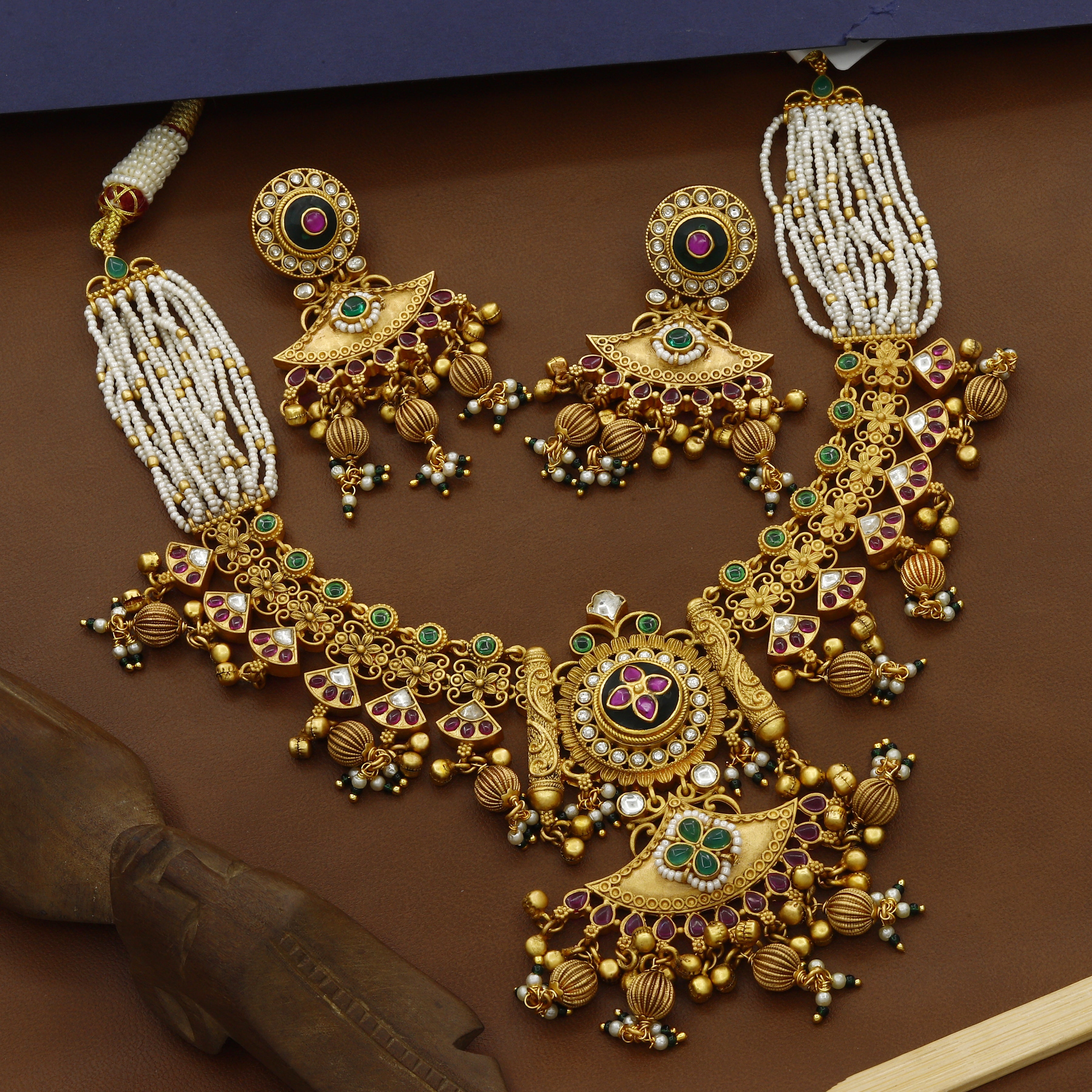 New Concept Heritage Short Necklace With Earrings
