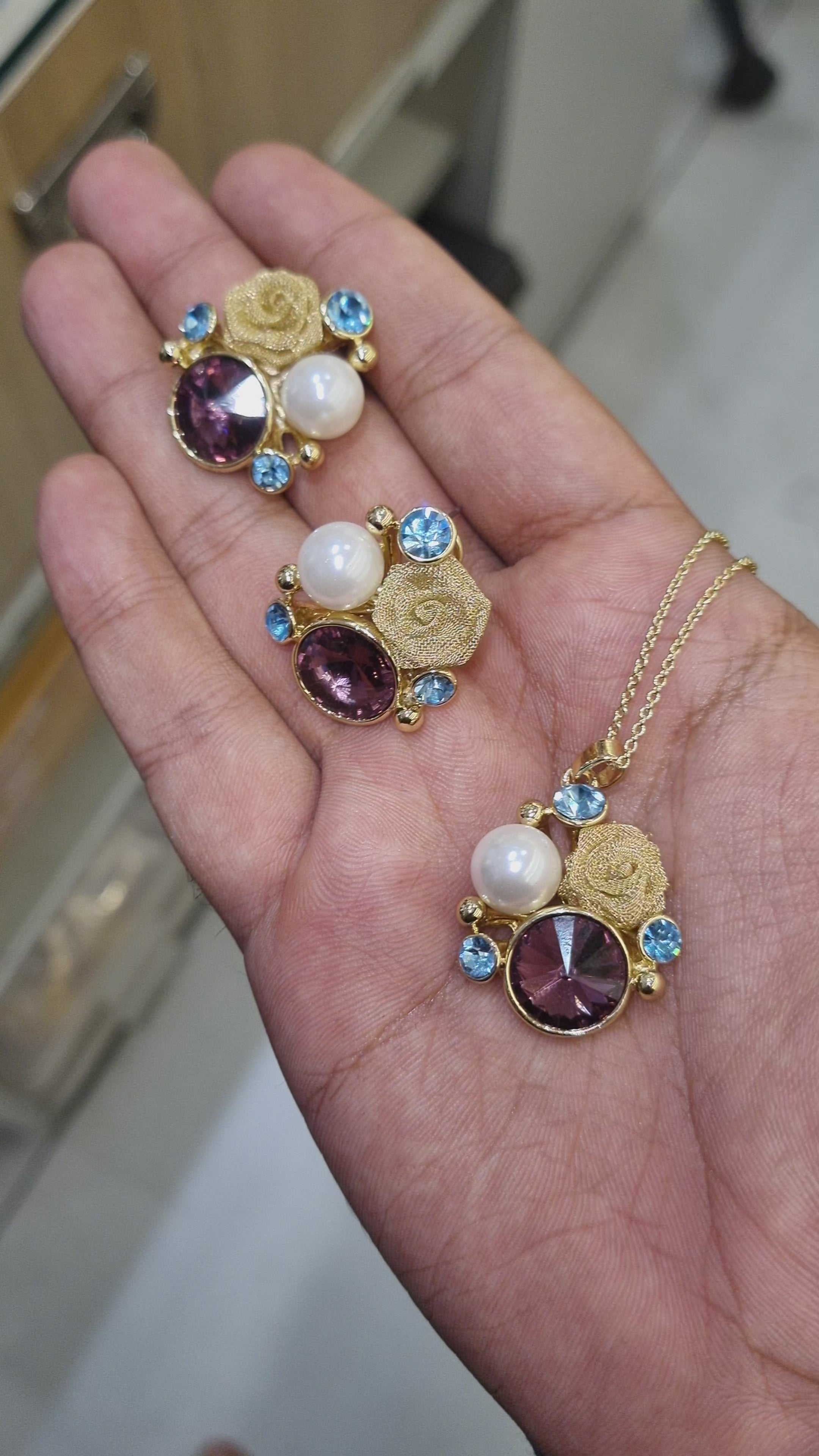 18k Goldpolished Swarovski Multi Stone Pendent Set