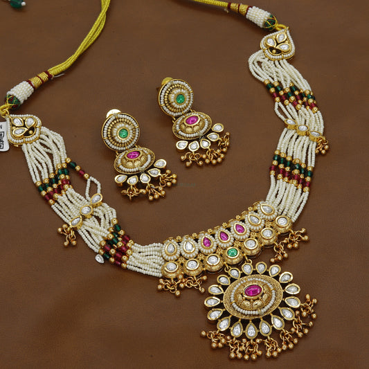 Women Wedding Wear Kundan Short Moti Necklace