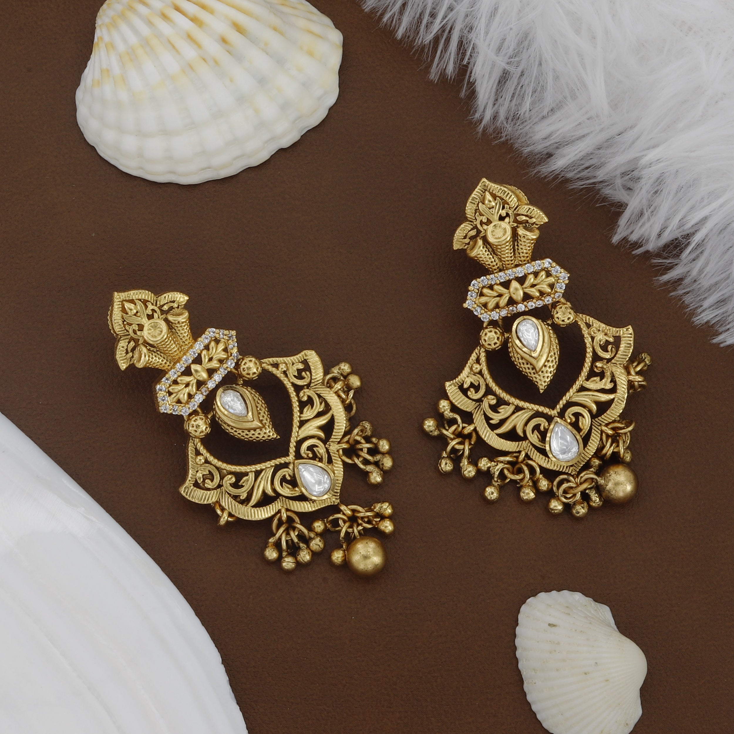 Moti Set With Colors And Includes Kundan